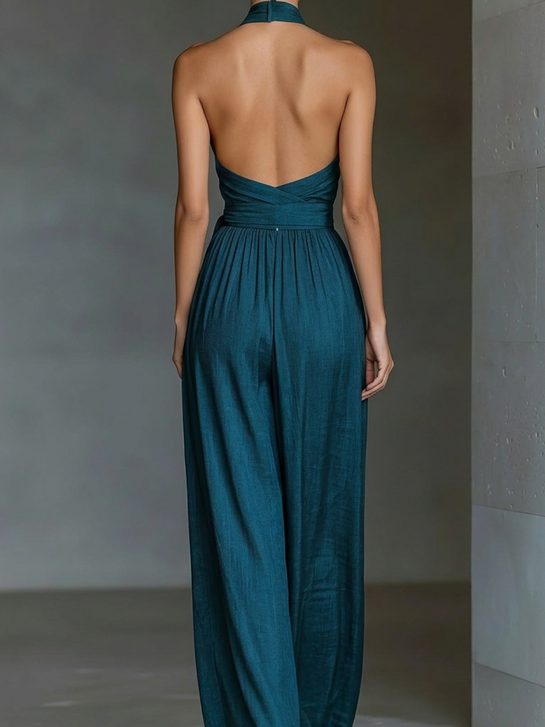 Mono con Cintura definida y Piernas Anchas