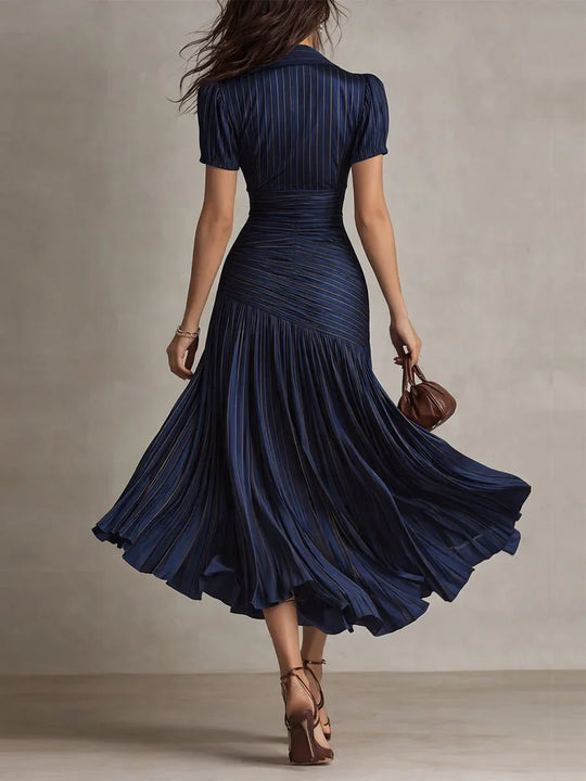 Adriana | Vestido midi satinado de rayas retro - RivenaModa
