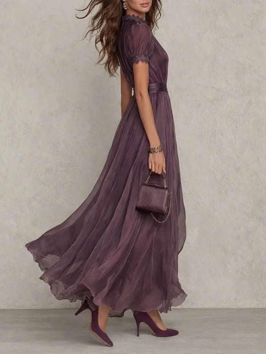 Celia | Vestido largo violeta con escote a lágrima y detalles en encaje - RivenaModa