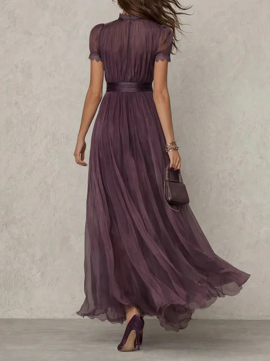 Celia | Vestido largo violeta con escote a lágrima y detalles en encaje - RivenaModa