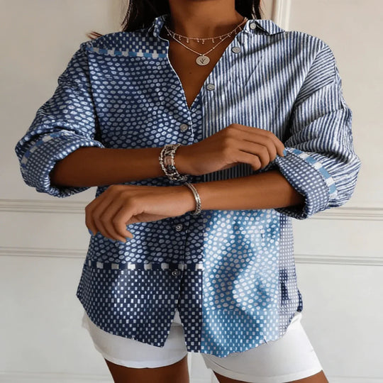 Mette | Blusa con parche de mosaico azul - RivenaModa