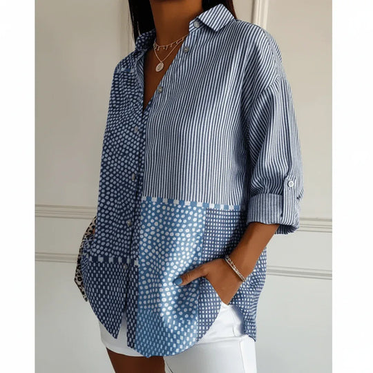 Mette | Blusa con parche de mosaico azul - RivenaModa