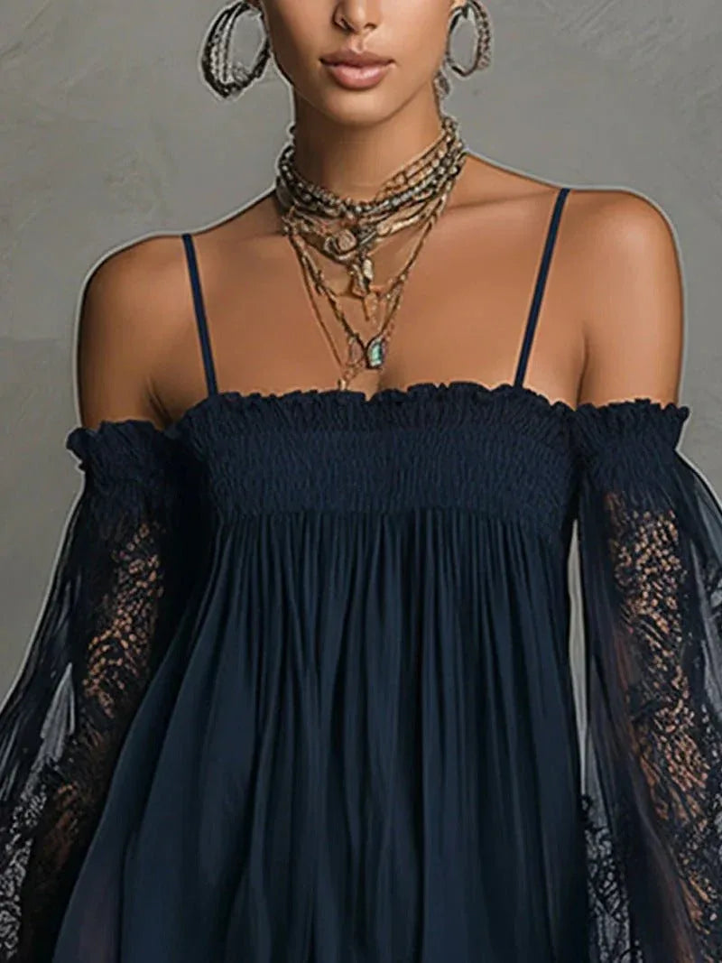 Noemi | Vestido mini en chiffon azul navy con hombros descubiertos y encaje - RivenaModa