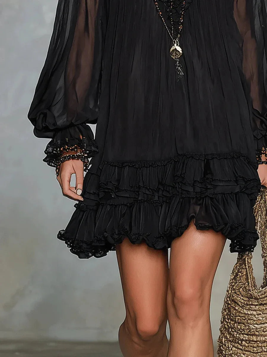 Patricia | Vestido corto negro fluido con escote en V y mangas amplias - RivenaModa