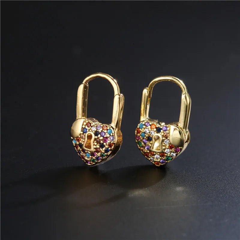PENDIENTES DE ARO CON CANDADO EN FORMA DE CORAZÓN - RIVENA MODA