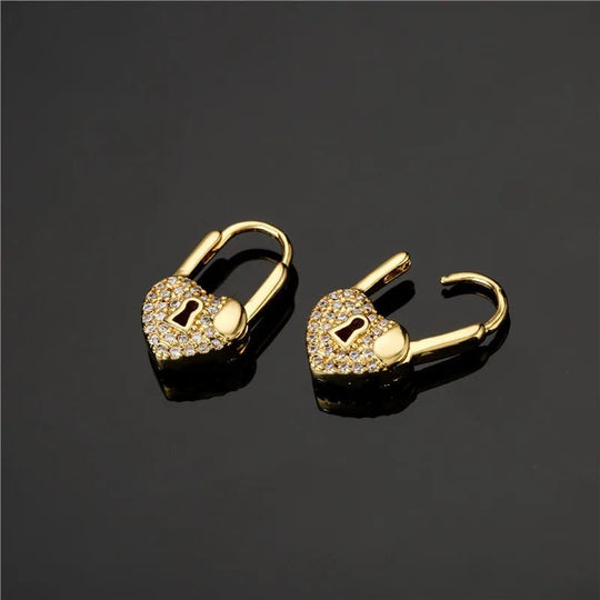 PENDIENTES DE ARO CON CANDADO EN FORMA DE CORAZÓN - RIVENA MODA