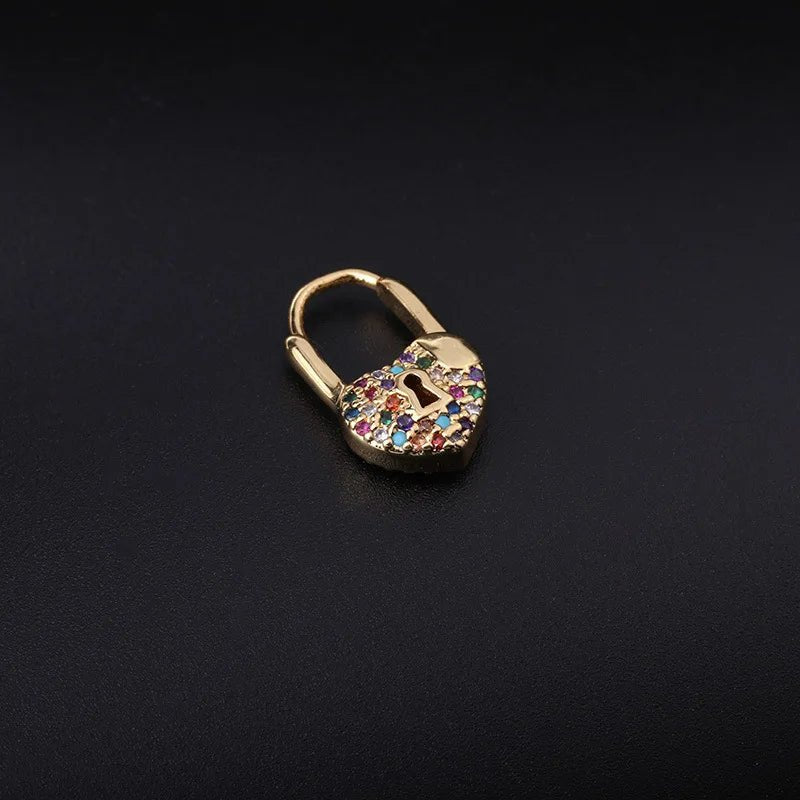 PENDIENTES DE ARO CON CANDADO EN FORMA DE CORAZÓN - RIVENA MODA