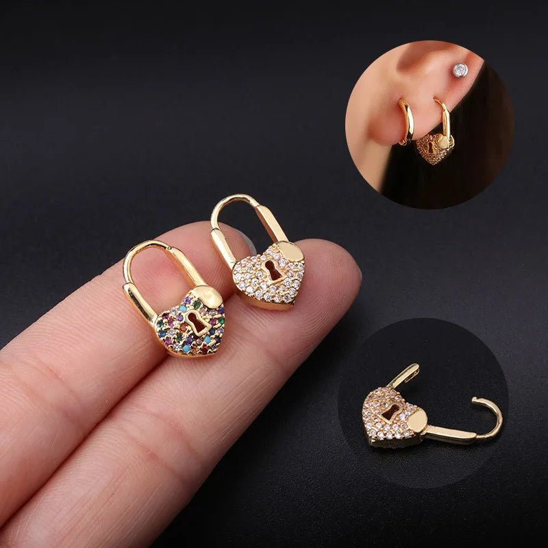 PENDIENTES DE ARO CON CANDADO EN FORMA DE CORAZÓN - RIVENA MODA