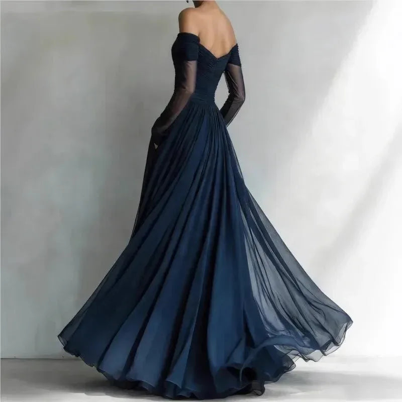 Teresa | Vestido largo con hombros descubiertos y detalles en malla - RivenaModa