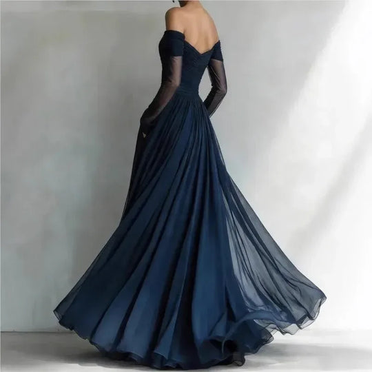 Teresa | Vestido largo con hombros descubiertos y detalles en malla - RivenaModa
